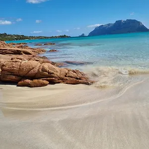 *appartamento Con Ampia Veranda Vicino Al Mare * , Porto San Paolo (Sardinia) Italia